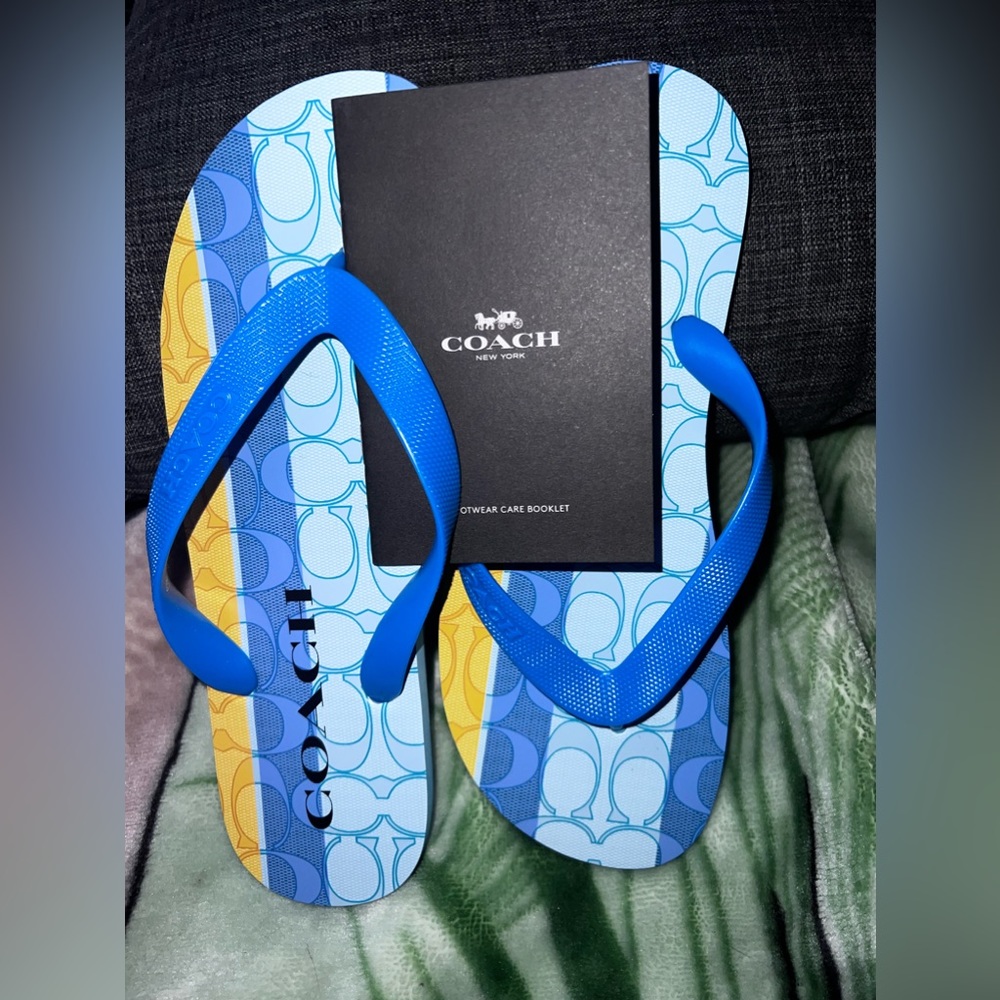 Beautiful coach beach Sandals.. blue and yellow, brand new size 7/8